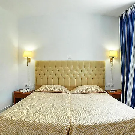 Flat In With A Garden Apartment *